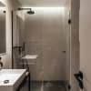 Отель UPSTREET Modern Minimalist 3BD Apt-Hilton, фото 9