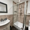 Отель Impeccable 2-bed Apartment-en-suite, фото 9