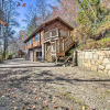 Отель Spacious Sevierville Cabin: Private Hot Tub & Deck, фото 1