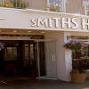 Отель Smiths Hotel, фото 1