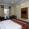 Отель OYO 9532 Hotel Q-Cent, фото 44