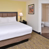 Отель Candlewood Suites Beaumont, an IHG Hotel, фото 2