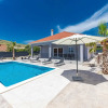 Отель Amazing Home in Trogir With Outdoor Swimming Pool, Wifi and 3 Bedrooms, фото 16