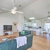 Отель Pensacola Beach Home: 1 Block to Beach Access, фото 12