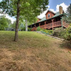 Отель Peaceful 4bed/3.5bath Luxury Cabin, Hot tub!, фото 14