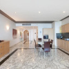 Отель Spacious Seafront APT with Living, Sofa, WIFI & AC by 360 Estates, фото 11