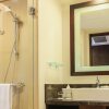 Отель Holiday Inn & Suites Makati, an IHG Hotel, фото 10
