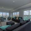 Отель Magnificent 2 Bedroom corner condo with THE VIEW, фото 3