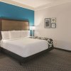 Отель La Quinta Inn & Suites by Wyndham Orlando UCF, фото 47