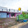 Отель SPOT ON 2719 Homestay Rizqi Syariah - Hostel, фото 13