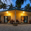 Отель Raro Beach Bach, фото 1