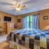 Отель Great Expectations, 3 Bedrooms, Fireplace, Pool Table, Hot Tub, Sleeps 10, фото 4