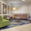 Отель Holiday Inn Express & Suites Akron Regional Airport Area, an IHG Hotel в Оррвилле