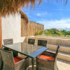 Отель Eco-chic Design Condos Wrapped in Nature's Elements, фото 46