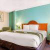 Отель QUALITY INN & SUITES SARASOTA, фото 2