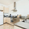 Отель Stylish 2 Bdr Overlooking Parsley Bay H379, фото 9