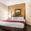 Отель Comfort Suites Milwaukee Airport, фото 5