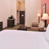 Отель La Quinta Inn & Suites by Wyndham Woodward, фото 47