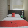 Отель RedDoorz Plus near Pantai Coastarina 2, фото 3