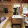 Отель Priscilla Heights Lane Cabin 3301 - 1 Br cabin by RedAwning, фото 18