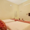 Отель OYO Flagship 42700 White Sand Guest House, фото 10