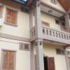 Отель Phunaluang 2 Guesthouse в Луангпхабанге