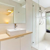 Отель Comfortable & stylish with rooftop spa, фото 3