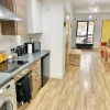 Отель Spacious 5 bed townhouse Manchester, Salford Qauys - Two Bedroom with Parking, фото 11