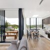 Отель North Ryde Modern Apartment в Норт-Райде