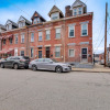Отель Idyllic Pittsburgh Row House, 3 Mi to Downtown!, фото 1