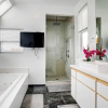 Отель Newest House On The Court Leed Platinum Certified, Great for Groups and Families, фото 18