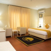 Отель Oak Haven Hotel and Suites, фото 3