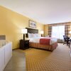 Отель Country Inn & Suites by Radisson, Wytheville, VA, фото 24