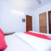 Отель Oyo 10606 Hotel Shriradha Civic Centre, фото 11