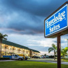 Отель Travelodge Suites by Wyndham Lake Okeechobee, фото 33