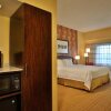Отель Courtyard by Marriott Springfield Airport, фото 22