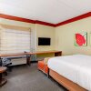 Отель La Quinta Inn & Suites by Wyndham Raleigh/Durham Southpoint, фото 31
