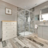 Отель Week2Week The Broadway - 3 Bed Coastal Property, фото 13