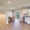 Отель Sunlit Milford Townhome < 2 Mi to Riverwalk!, фото 2