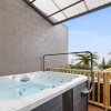 Отель Lakeview Escape with spa - sauna - patio, фото 28