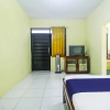 Отель OYO Life 91606 Nadin Guest House Syariah, фото 5