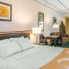 Отель Quality Inn & Suites, фото 3