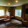 Отель East Avenue Inn & Suites, фото 11