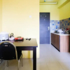 Отель Simple Studio At Menara Rungkut Apartment, фото 1