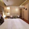 Отель Prague Spring Boutique Motel в Тайнани