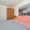 Отель Charming 5-bed House in City Center and Car Park, фото 2