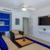 Отель Oceanfront Penthouse 4BR w Roof Top Deck w Jacuzzi Eagle Beach, фото 6