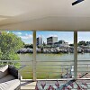 Отель Canal Side W Private Dock, Boats And Bikes 2 Bedroom Duplex, фото 16