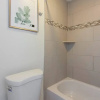 Отель Rittenhouse Retreat - 3 Bedroom Apt in City Center, фото 8