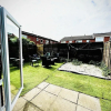 Отель Mordenised 2 Bedroom House Close to City Centre, фото 21